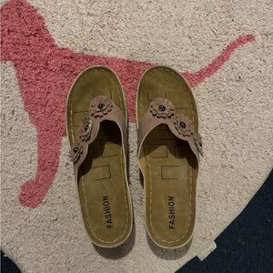 Women's Tan Floral Sandals